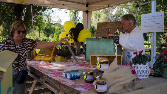 Volontari per la Fun Run per lo stand