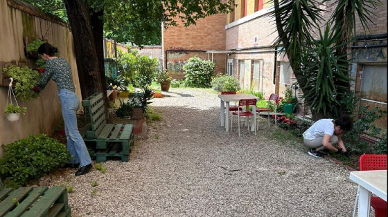 Supporta la Biblioteca Interculturale e il suo giardino; un luogo di incontro fra culture e migranti